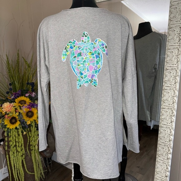 Crown & Ivy • Turtle Graphic Crewneck Sweatshirt - Picture 8 of 9